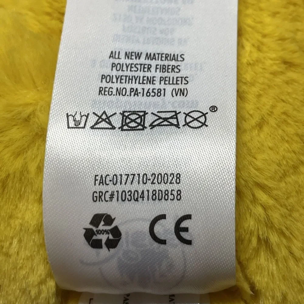 Winnie the Pooh 18 Inch Plush Disney Store Official In Excellent Condition‎
